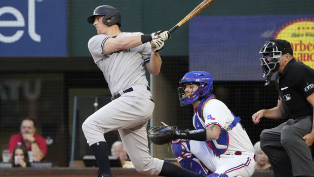 New York Yankees infielder DJ LeMahieu hitting against Texas Rangers